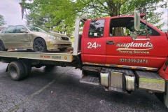 Raglands Towing a car from an accident in Cookeville